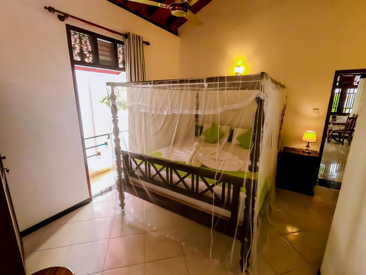 Villa De White Sambur Hikkaduwa Esterno foto