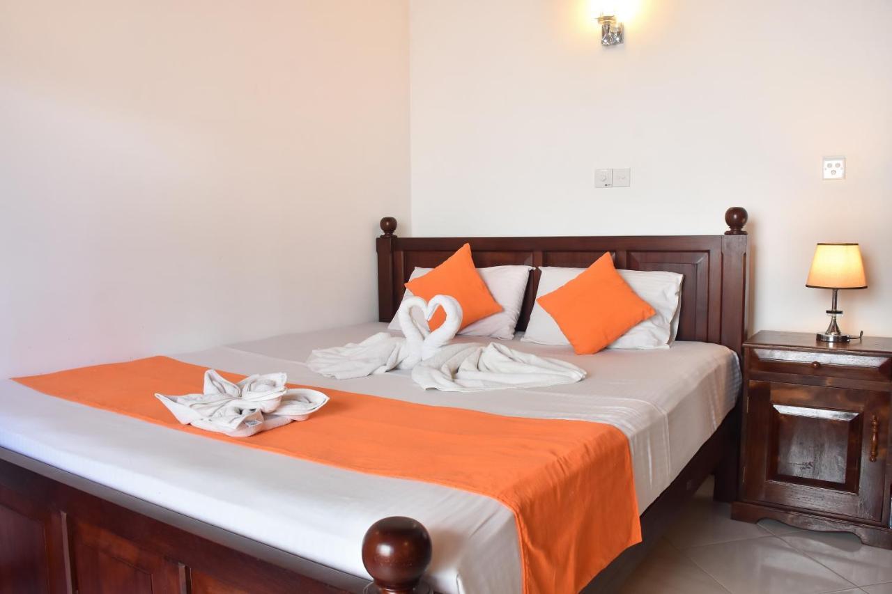 Villa De White Sambur Hikkaduwa Esterno foto