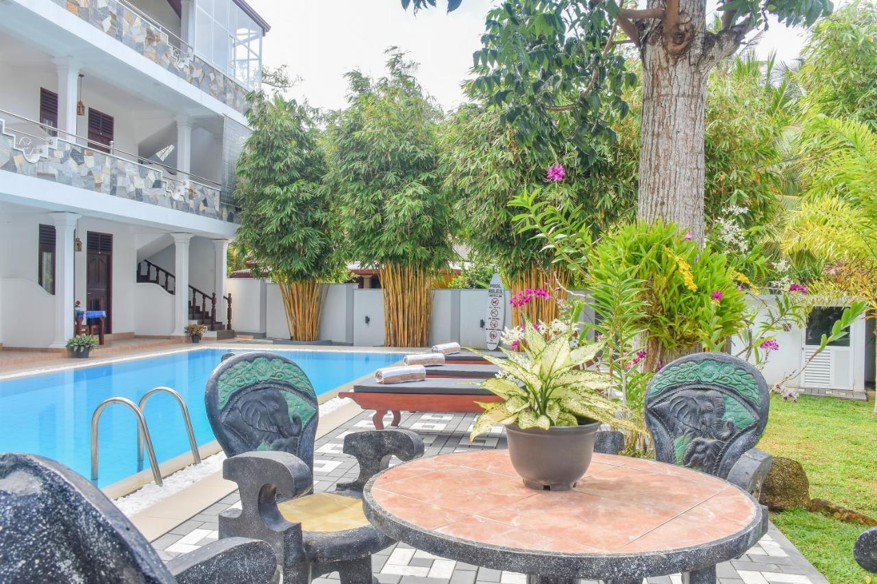 Villa De White Sambur Hikkaduwa Esterno foto