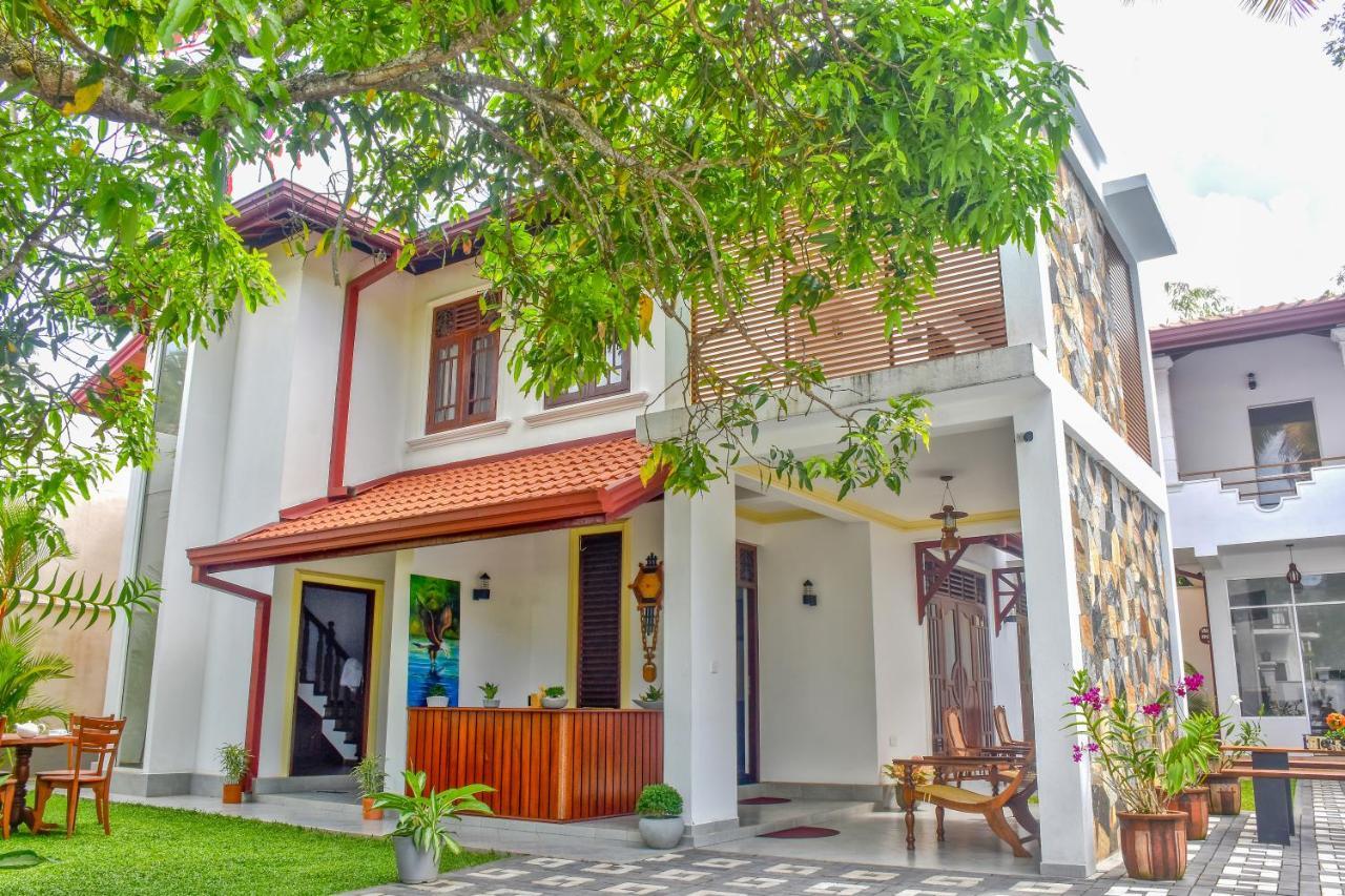 Villa De White Sambur Hikkaduwa Esterno foto