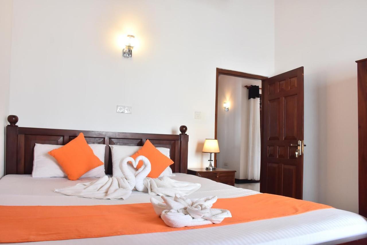 Villa De White Sambur Hikkaduwa Esterno foto