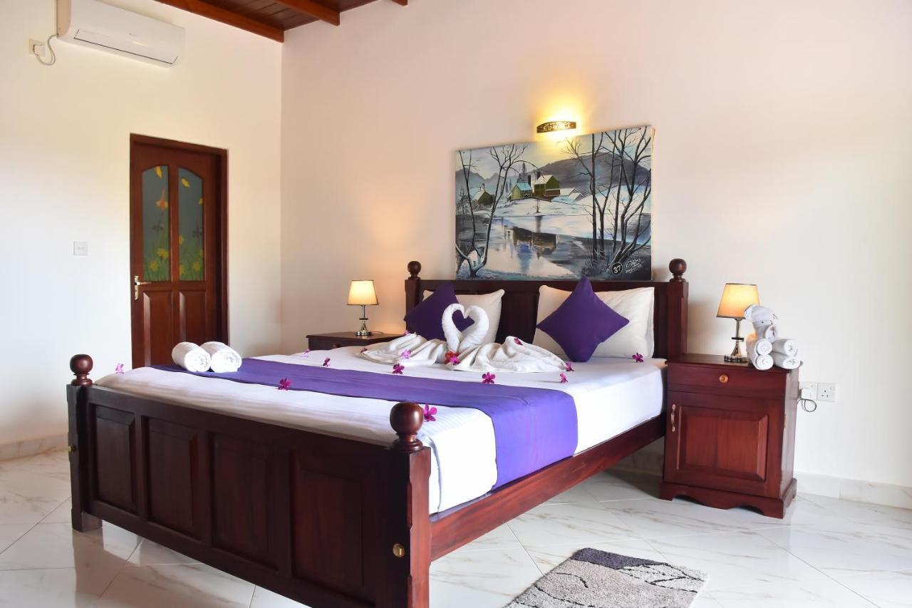 Villa De White Sambur Hikkaduwa Esterno foto