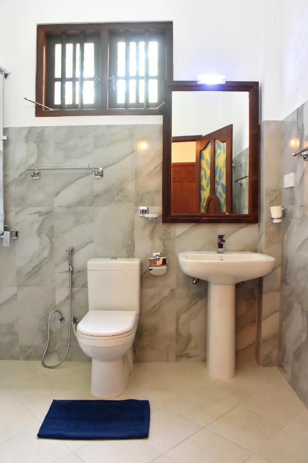 Villa De White Sambur Hikkaduwa Esterno foto