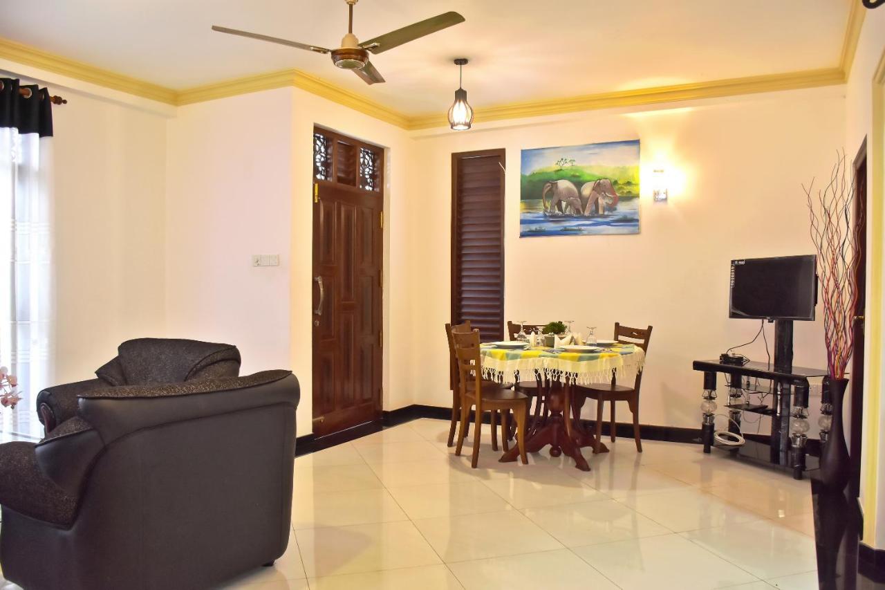 Villa De White Sambur Hikkaduwa Esterno foto