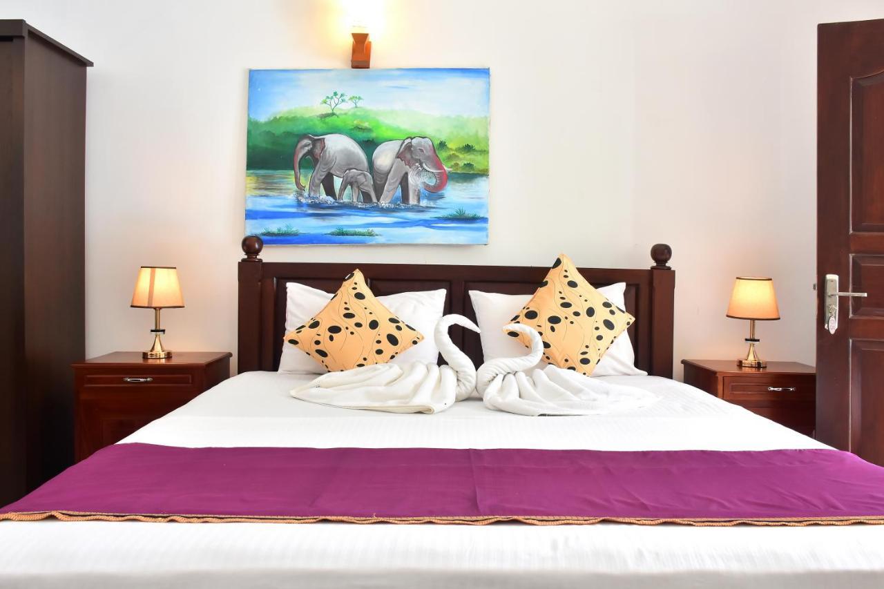 Villa De White Sambur Hikkaduwa Esterno foto