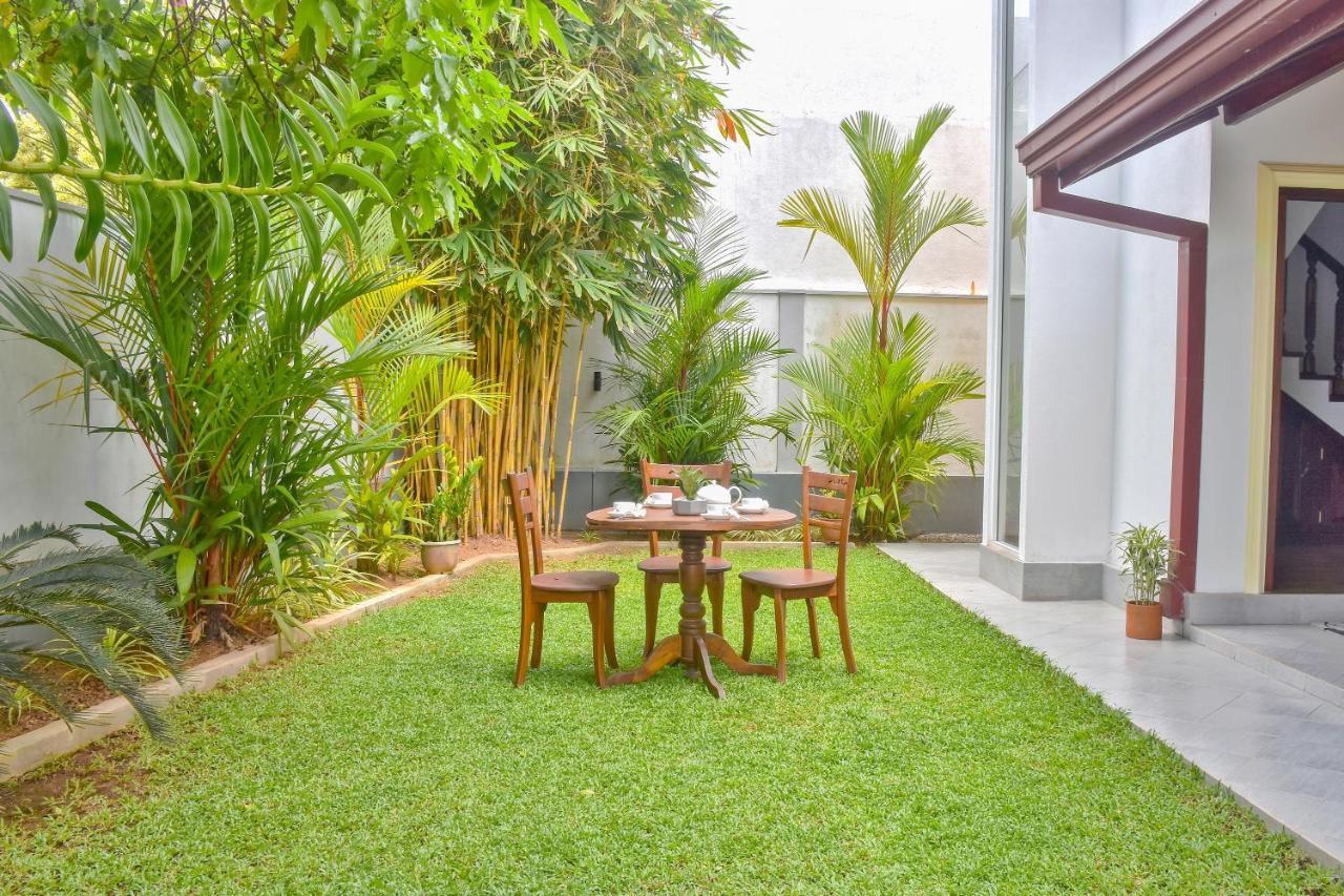Villa De White Sambur Hikkaduwa Esterno foto